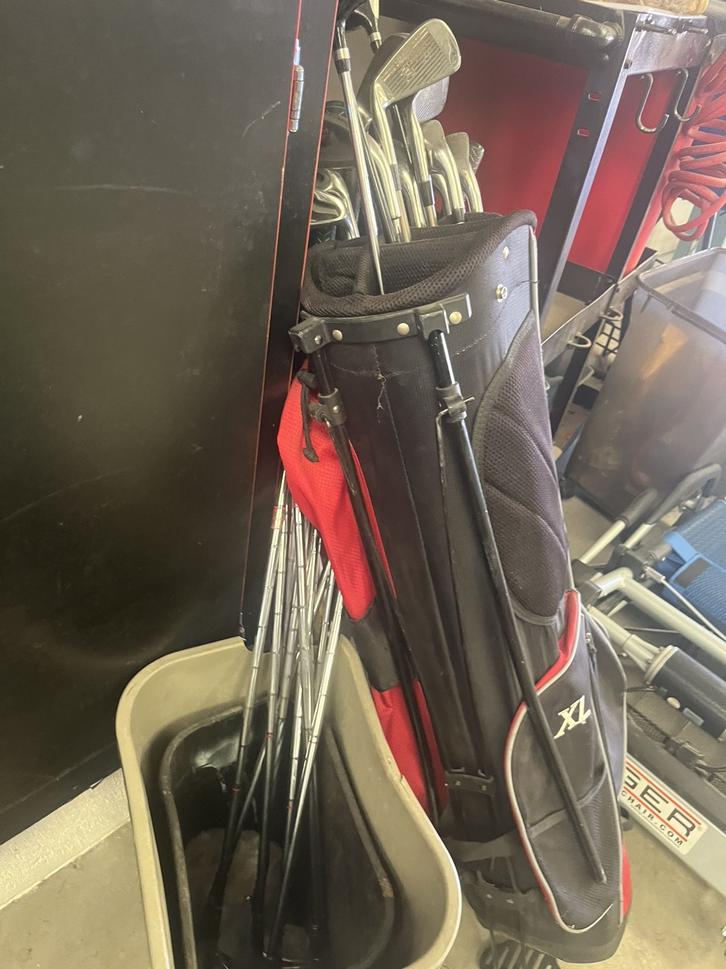 6 Nice Sets Of Golf Bags With Clubs $75 OBO