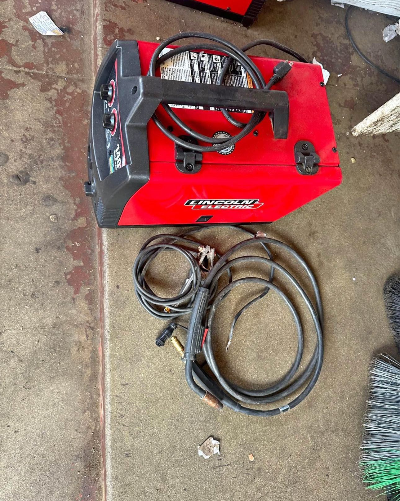 Lincoln welder 140 working good