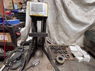 Hydraulic Press with Spacer Ring Selector T-400-D