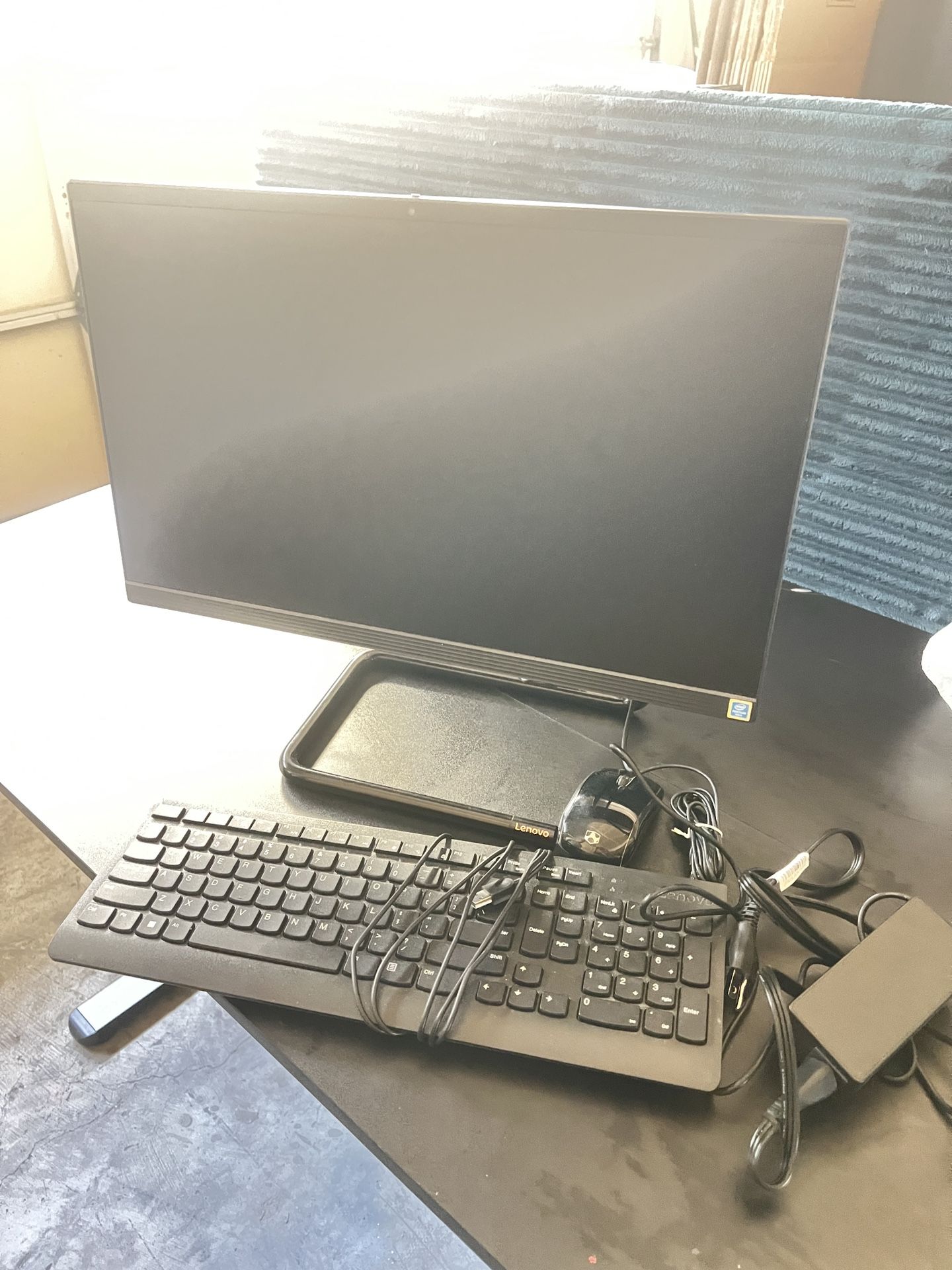 Lenovo Monitors With Keyboard & Mouse