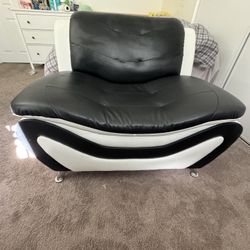 SUPER COMFY OVERSIZED CHAIR