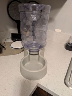 Water container for dogs