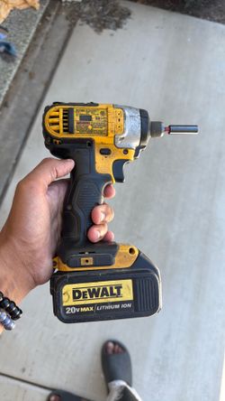 DEWALT 20V MAX Impact Driver with 4Ah Battery - Works - No Charger