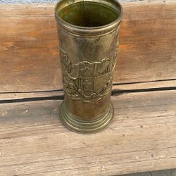 Beautiful Peerage Vintage Brass Pot Made In England.