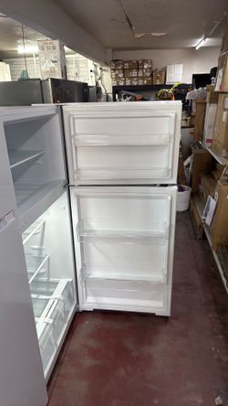 14.2 cu. ft. Top Freezer Refrigerator in White, Garage Ready