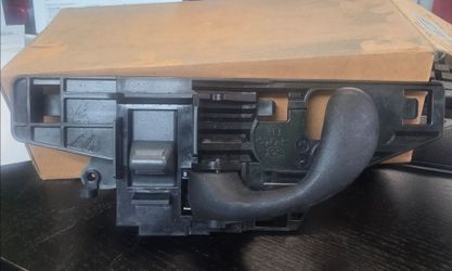 INSIDE DOOR HANDLE