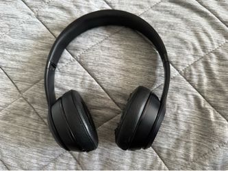 Beats Solo 3 wireless on-ear headphones