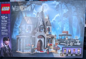 Lego Wednesday Morticia's Cottage 76786