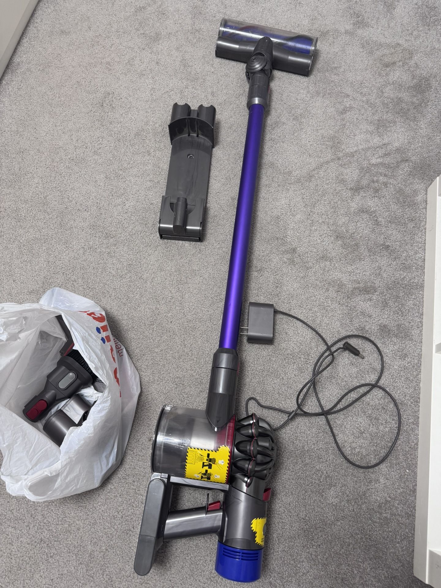 Dyson v8 Stick Vacuum