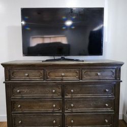 9 Drawer Dresser With Mirror
