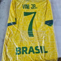 New Vinni Jr Brazil Jersey Large!