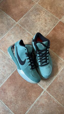 Kobe 4 girl dad size 10 men brand new (no box)