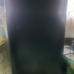 Mini Fridge W. Lock