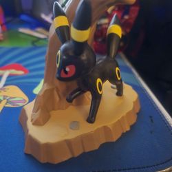 An Afternoon with Eevee & Friends: Umbreon Figure by