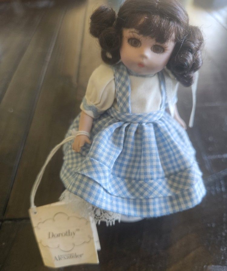 Vintage Madame Alexander Dorothy Blue Eyes Mini Porcelain Collection Doll wStand