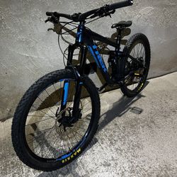 Trek Slash 7 Evo 1x10  Mountain Bike  27.5