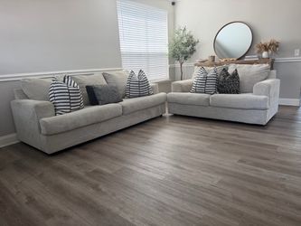 Sofa and loveseat set / Delivery Available