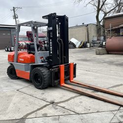 TOYOTA 8000 Forklift