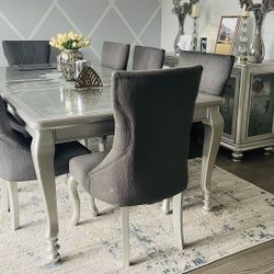 8 Seating Dining Table With Console