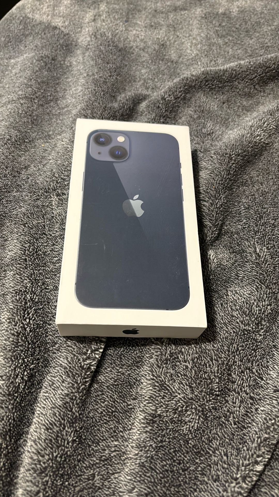 Sealed iPhone 13 128gb Midnight Straight Talk Brand New