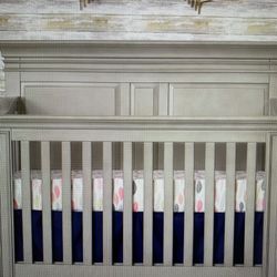 Vienna 4-in-1 Convertible Crib 