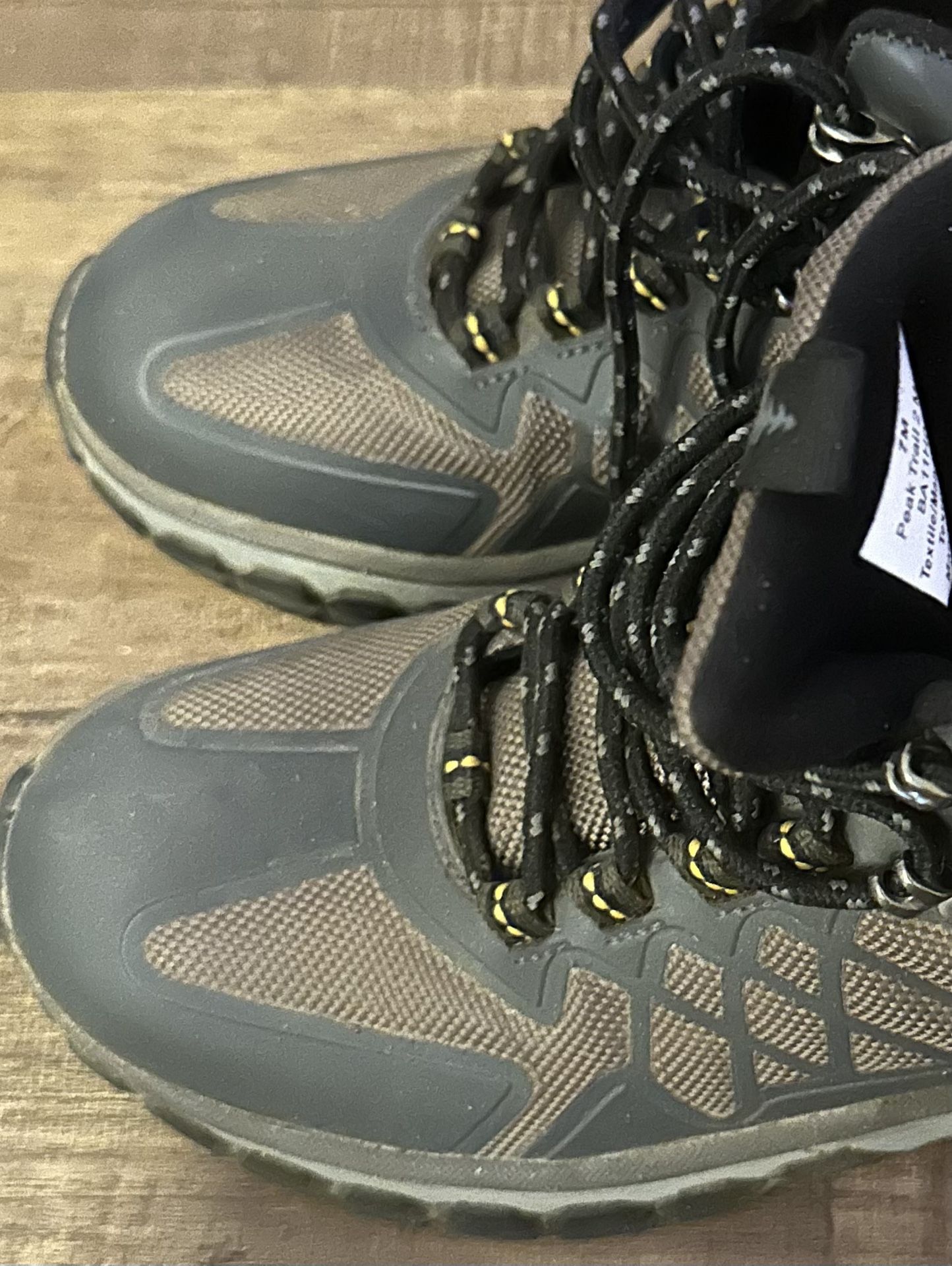 Bass woman Hiking Boots Size 7