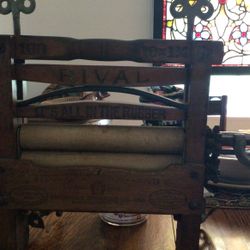 Vintage Antique Rival Clothes Ringer.