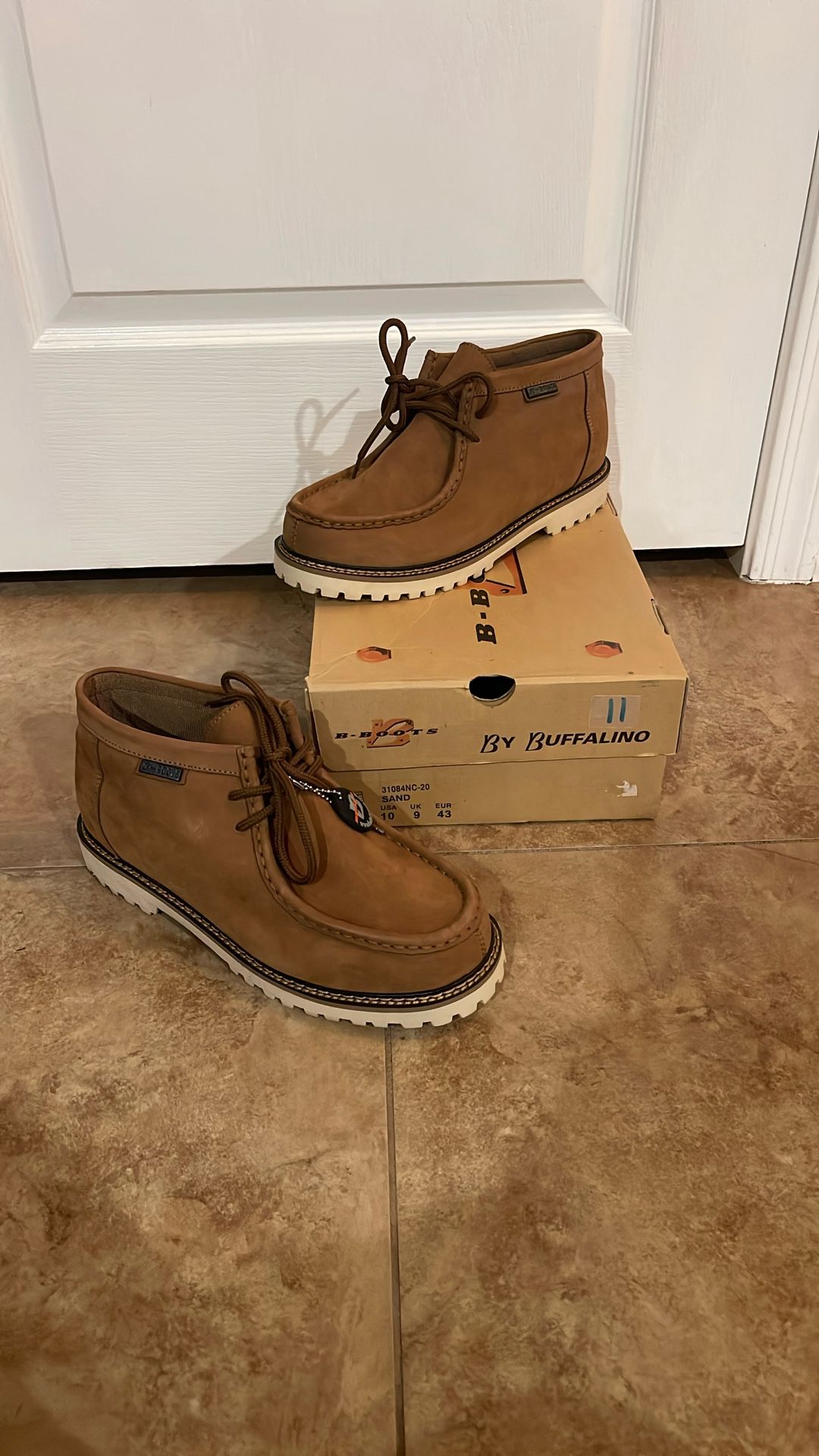 Men’s B-boots Size 10 Sand