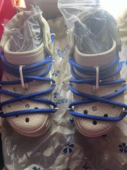 Rauw Alejandro Crocs