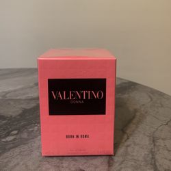 Valentino Donna Born In Roma