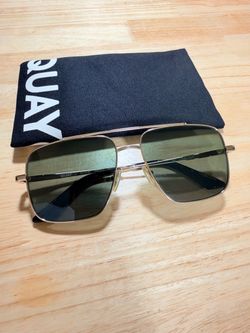 Quay Level Out Sunglasses Gold Green