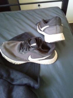 Gym shoes