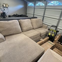 Sleeper sofa Excellent Condition 