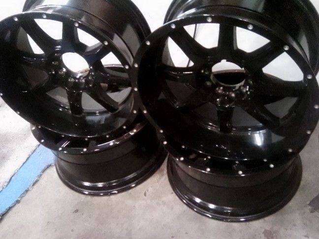 Kmc 20 ×10 Universal 5 Lug. Missing The Center Caps
