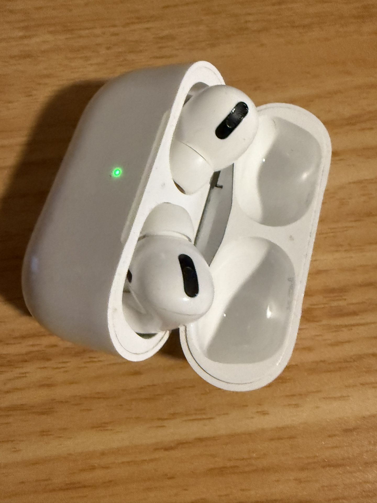 Apple AirPods Pro - 1st Gen