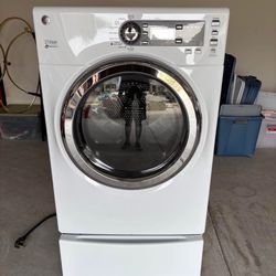 GE 7.5 cu. Ft. Capacity frontload dryer w/steam and stainless steel drum