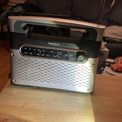 Radio Shack Am/fm Portable Radio