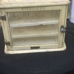 Vintage  Barbershop  Sanitizer  Case