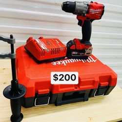 Milwaukee m18 fuel drill driver with a 5ah battery, charger and case