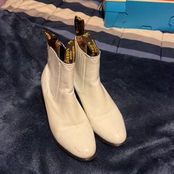 White Boots 