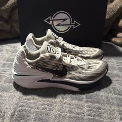 Nike G.T. Cut 2 Basketball Shoes Size 8.5