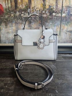 NEW GUESS PURSE