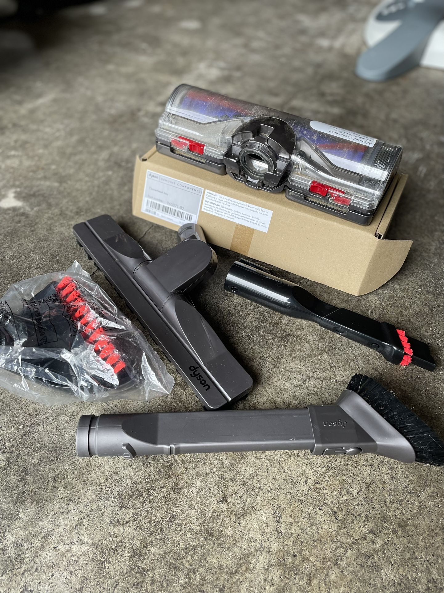 Dyson DC50 Cleaner Head And Accessories 