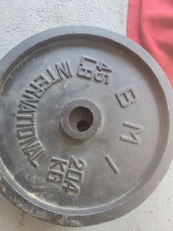 BMI. OLYMPIC 2" HOLE.  45LBs. PLATES 90LBs. TOTAL 
11525 S HALSTED DUNKIN DONUTS/7111.S WESTERN WALGREENS 
90$  CASH ONLY AS IS