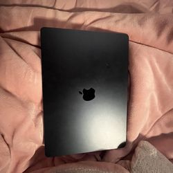 Macbook M3 Chip 2024 