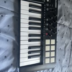 M-Audio Oxygen 25 MIDI Controller 