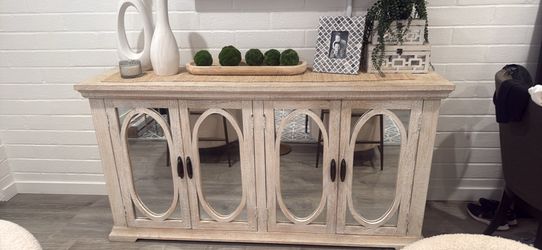 Cabinet/Credenza/Hutch