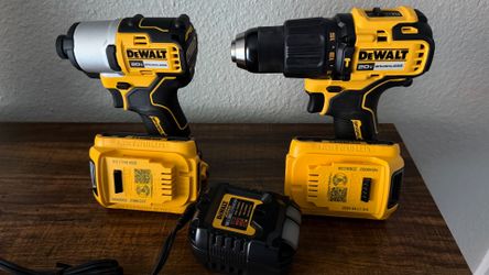 Dewalt 20v Hammer Drill Impact Driver Batteries and Charger/Dewalt 20v Impacto Rotomartillo combo