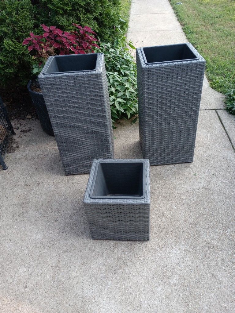 Grey Belavi Rattan Planters