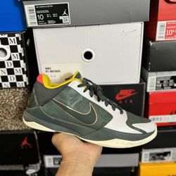 Kobe 5 Protro EYBL Girls size 8.5 VNDS